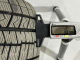 冬タイヤの残り溝は7.6mmです。スリップラインからは5.9mmとなっております。