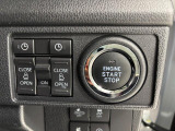 プッシュボタンでエンジンの始動・停止ができます。両側のスライドドアはボタンで開閉操作ができます♪