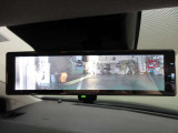 スマートルームミラー付きで後部座席に乗車してても後方がしっかり見れます