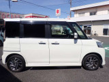 国の指定を受けた自社工場で、整備士が車検と点検整備を行っております。