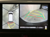 パノラミックビューモニター付きです。車両を上から見たような映像をディスプレイオーディオ画面に表示。運転席からの目視だけでは見にくい、車両周辺の状況をリアルタイムでしっかり確認できます。