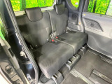 後部座席も気になるようなキズ・汚れやへたり等、大きなダメージはなく、良好な状態です。