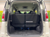 普段のお買い物や通勤、送迎等に十分な荷室スペースを確保しております。セカンドシートを倒すと、大きな荷物の積載も可能です♪
