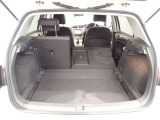 ラゲージルームだって広々です!シートを倒して更にお荷物積めちゃいます♪