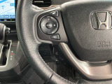 ステアリングにオーディオ操作スイッチが付いています。オーディオ画面に直接タッチしなくても操作が出来ますので、運転に集中できます。