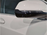 【BMWミラー】視認性の高いスタイリッシュなミラー。自動防眩機能も付いており夜間のドライビングをサポートします。