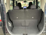 後部座席を倒すと、広々空間♪荷物もたくさん収納可能です!