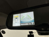 ルームミラーにクリヤーなカメラ映像で後方視界サポート!車両周囲安全確認にも役立つ、アラウンドビューモニター映像 スマート・ルームミラー装備!