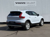 ◆バック/万が一を考え、安全性を重視する方に選ばれているVOLVO車。ドアを開閉するとその重み・厚みに驚くはず