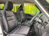 運転席シート廻りは使用感も少なく、良好な状態となっています。前オーナー様が丁寧に使っていたことがよくわかりますね。