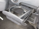 運転席と助手席にはドリンクホルダーがあります。取りやすい位置にありますからドライブも楽しくなりますね!