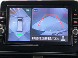 【アラウンドビューモニター】車を上から見下ろしているかのような映像で周囲の状況がひと目で確認、狭い駐車場に駐車するときも安心です♪♪障害物などがあると警告音がなりますので安心して駐車が出来ます★