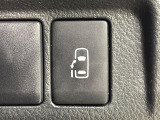 【パワースライドドア】スマートキーや運転席のスイッチでスライドドアの開閉が可能♪電動だから力を入れてドアを開ける必要が無く、小さいお子様でも、重い荷物を持っている時もラクに開け閉めできます♪