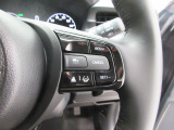 ハンドル右側にはクルーズコントロールのスイッチが装備され運転中の操作も安心して行えます!
