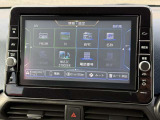 日産純正メモリーナビ。操作も簡単なタッチパネルです。