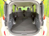 普段のお買い物や通勤、送迎等に十分な荷室スペースを確保しております。セカンドシートを倒すと、大きな荷物の積載も可能です♪