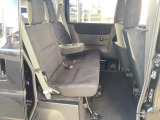 自社整備工場で点検整備をおこなってからお渡ししています。車検が残っている場合は『12ヶ月点検整備』を、車検整備付きの場合は『車検整備』をおこないます。整備費用は車両本体価格に含まれています。