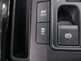 VSC(滑りやすい路面での横滑りを抑え車両の安定性を保つための機能)搭載ですが、雪道などから脱出する時はOFFすると脱出しやすくなる場合があります