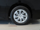 純正のスチールホイール+ホイールキャップ装着車です。
