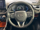 【純正革巻きステアリング】上質な革を使用することで、手にしっかり馴染みとても運転しやすいハンドルです♪