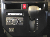 温度を設定すれば、自動で車内の温度管理をしてくれる優れものです♪ATミッションで運転楽々