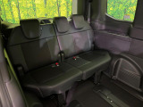 3列目シートはもちろん状態良好☆大人でもゆったりと座って頂けますので、大人数でのお出かけもラクラクです♪ご家族で、気の知れた仲間で、ドライブに行くのが楽しみですね♪
