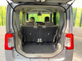 普段のお買い物や通勤、送迎等に十分な荷室スペースを確保しております。セカンドシートを倒すと、大きな荷物の積載も可能です♪