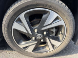 ◆アルミホイール◆純正のアルミホイールが標準装備で付いています!ホイルだけで見た目がとてもスタイリッシュです★