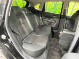 後部座席も気になるようなキズ・汚れやへたり等、大きなダメージはなく、良好な状態です。