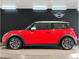 気密性の高いMINIは外観のかわいらしさとは裏腹に、外の雑音を遮り、高級感のある快適なドライブをお楽しみいただけます。
