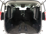 ミニバン最大級のスペース!ご家族、お友達とのキャンプやバーベキューほか、お仕事でも十分な容量が有ります!