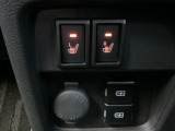シートヒーターは運転席、助手席についてます!