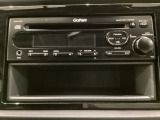 純正CDチューナーにはAUX入力端子がついてますので外部入力から音楽などを楽しめます。その下には1DIN分の小物入れがついています。CDケースなどを入れるのに便利です。