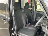 運転席も広々でゆったり気分で運転できます♪