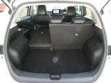 リアシートは6:4分割可倒式を採用しておりますので、乗車人数やお荷物の量に併せてアレンジが可能です♪