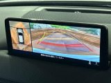 【360&deg;ビューモニター】専用のカメラにより、上から見下ろしたような視点で360度クルマの周囲を確認することができます☆死角部分も確認しやすく、狭い場所での切り返しや駐車もスムーズに行えます。