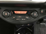 左右独立温度コントロールフルオートエアコンです。運転席、助手席それぞれで独立して温度設定ができます。冷え性の方が乗っても安心ですね♪