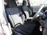 【内装】WISHの車内です♪もちろん、フロアマットもついてますよ〜!