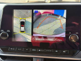 駐停車には便利なアラウンドビューモニター搭載。サイドモニターの切り替えも可能です。