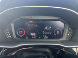 ドイツ車には特徴があり、メーターのメモリに一部色がついています。これはドイツでは推奨速度という考えがあるためです。安全で快適に走る際に適している速度を指しています。