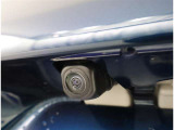 バックカメラが付いているので後方確認が非常にしやすいです。今や運転初心者も熟練者も必須装備!ついていて損はないですね♪