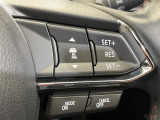 【マツダ・レーダー・クルーズ・コントロール(MRCC)】先行車との速度差や車間距離を認識し、設定した車速内で車間距離を自動で調整・維持することで、高速道路などでドライバーの負担を軽減します。