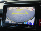 バックをするとき自動でリアの様子が映る『リアカメラ』付き! ナビ画面で確認しながらバックができますから安心ですね。でも、目視も大切ですよ!安全第一でお願いします!