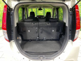 普段のお買い物や通勤、送迎等に十分な荷室スペースを確保しております。セカンドシートを倒すと、大きな荷物の積載も可能です♪