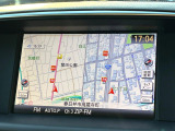【メーカー純正ナビ】インテリアに溶け込むスタイリッシュな「専用設計」メーカーナビを装備♪視認性や操作性など基本性能にも優れ、より上質なカーライフをお楽しみいただけます。