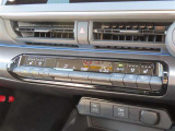 オートエアコンで車内はいつでも快適です♪
