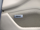 BOSEサラウンドサウンドシステムは、車内の音響特性に合わせて的確にチューニングされており、コンサートホールのようにバランスに優れた原音を忠実に再現した音響パターンを生み出します。