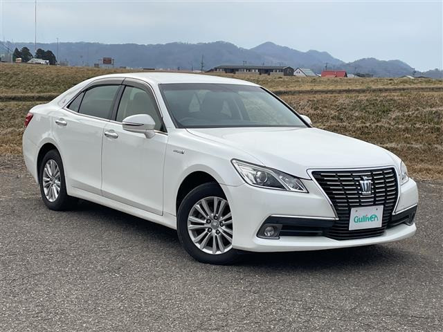 クラウン ハイブリッド 2.5 ロイヤルサルーン Four 4WD 4WD 修復歴無し