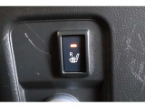 シートヒーター装備付き車!!座席に埋め込まれた電熱線によりシートを暖めることが出来る装備で、温められたシートは、寒い冬には最適です!!