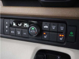 ◆オートエアコン装備◆ お好みの温度を設定をするだけで、後は、自動で風量を調節してくれます!快適にドライブが楽しめます。